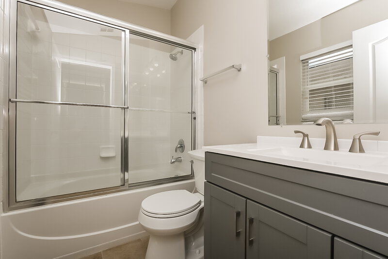 1,900/Mo, 25934 Terrawood Loop Land O Lakes, FL 34639 Main Bathroom View