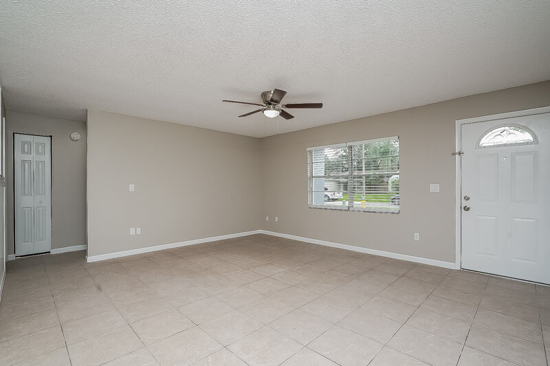3,590/Mo, 1070 Bridlewood Way Brandon, FL 33511 Living Room View
