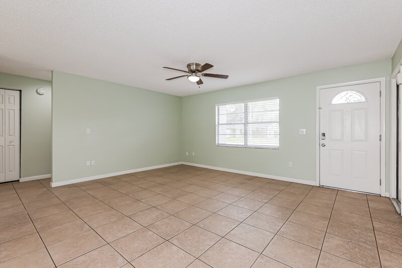 2,205/Mo, 1070 Bridlewood Way Brandon, FL 33511 Living Room View