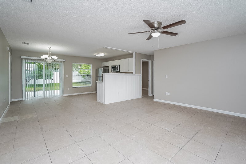 3,590/Mo, 1070 Bridlewood Way Brandon, FL 33511 Living Room View 2