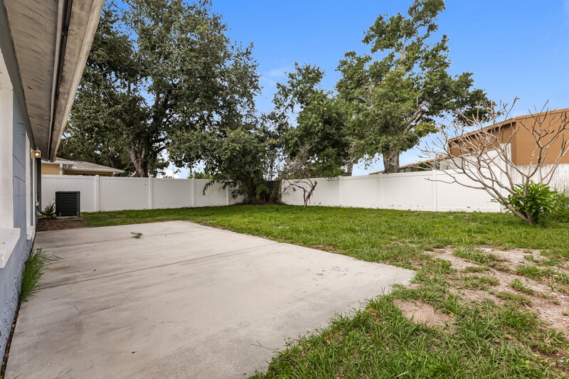 2,205/Mo, 1070 Bridlewood Way Brandon, FL 33511 Rear View 2