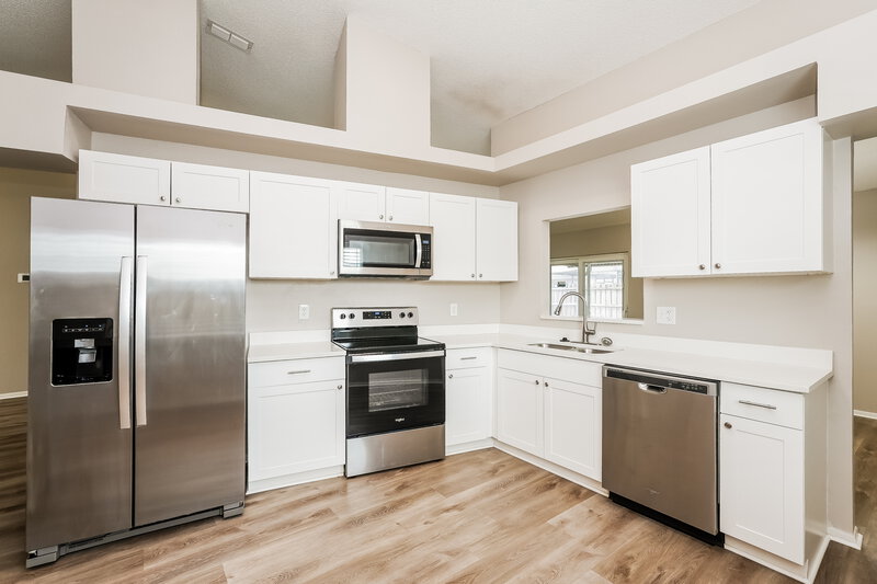 3,480/Mo, 914 Axlewood Cir Brandon, FL 33511 Kitchen View