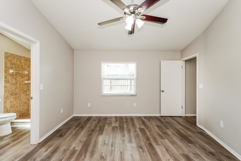 3,480/Mo, 914 Axlewood Cir Brandon, FL 33511 Main Bedroom View 2