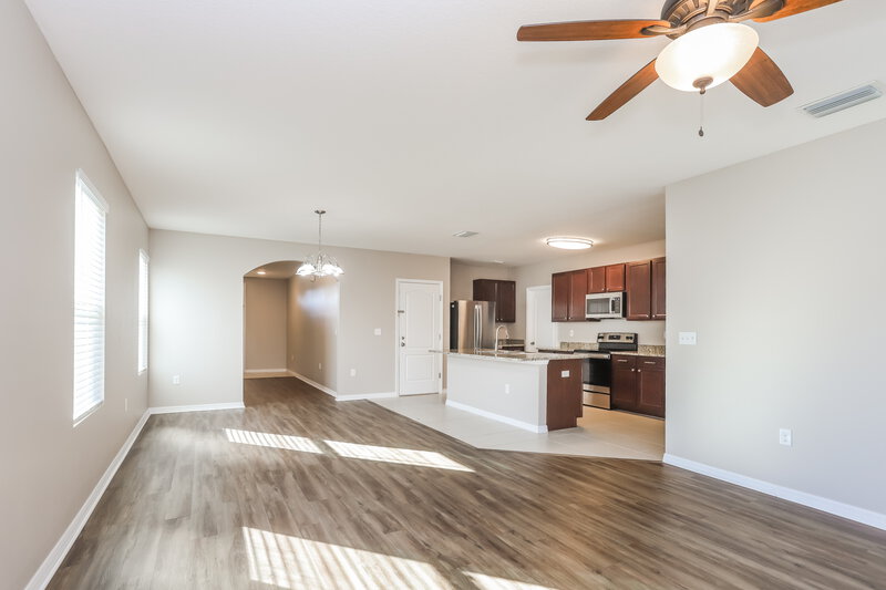 2,875/Mo, 1802 Greenwood Valley Dr Plant City, FL 33563 Living Room View 2