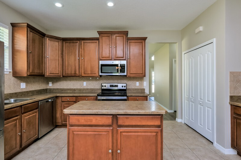 2,405/Mo, 12159 Colony Lakes Blvd New Port Richey, FL 34654 Kitchen View