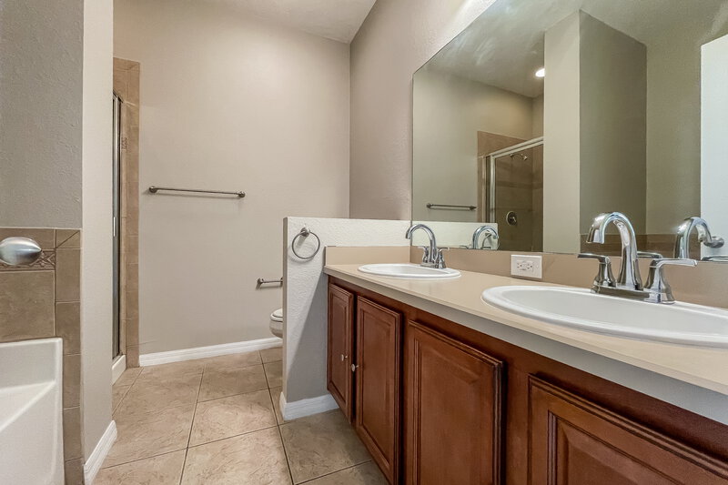 2,405/Mo, 12159 Colony Lakes Blvd New Port Richey, FL 34654 Main Bathroom View