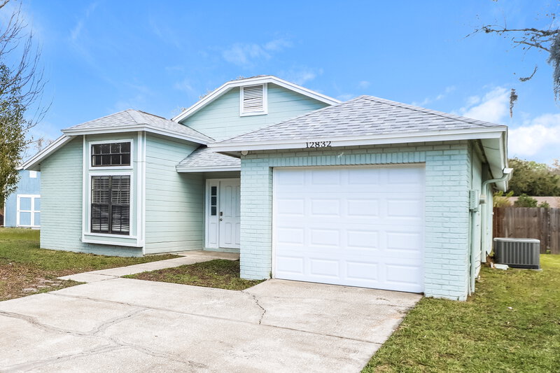 2,480/Mo, 12832 Dunhill Dr Tampa, FL 33624 Front View