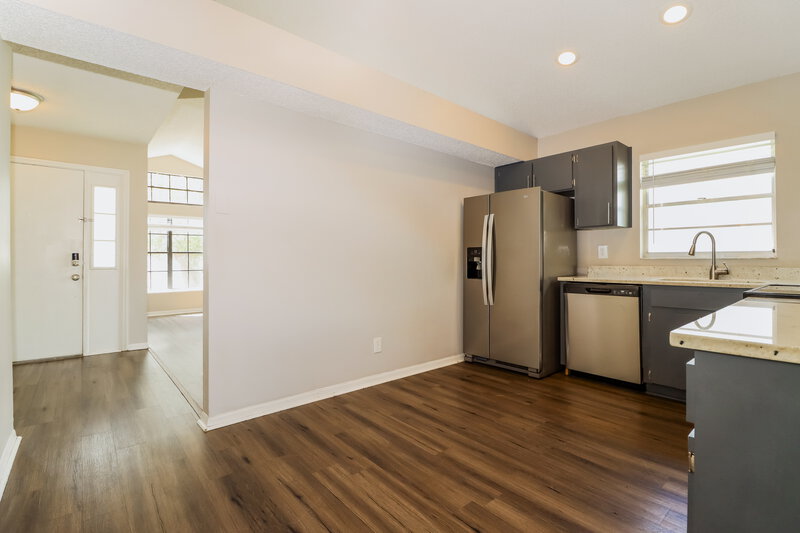 2,480/Mo, 12832 Dunhill Dr Tampa, FL 33624 Kitchen View 2