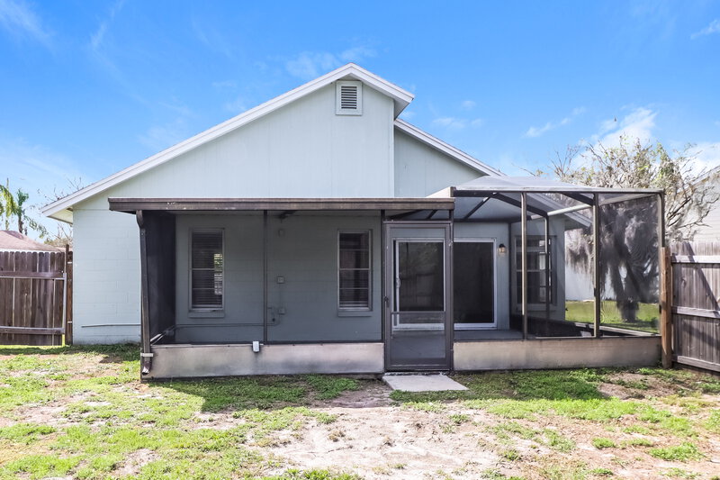 2,480/Mo, 12832 Dunhill Dr Tampa, FL 33624 Rear View