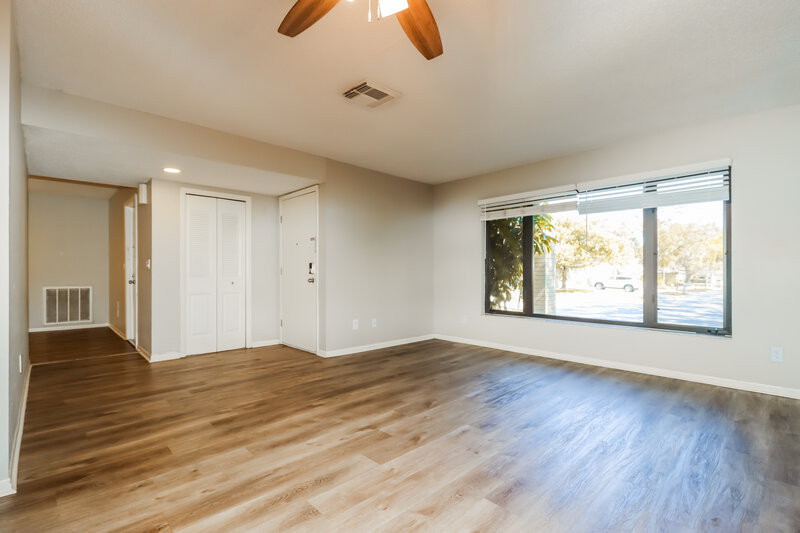 2,495/Mo, 113 Timber Cir Safety Harbor, FL 34695 Living Room View