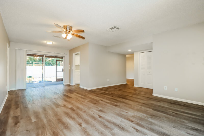 2,495/Mo, 113 Timber Cir Safety Harbor, FL 34695 Living Room View 2