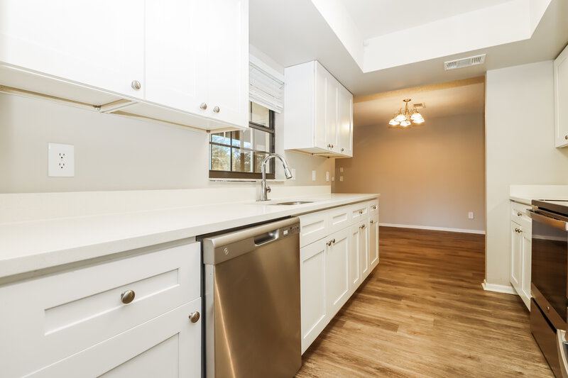 2,495/Mo, 113 Timber Cir Safety Harbor, FL 34695 Kitchen View