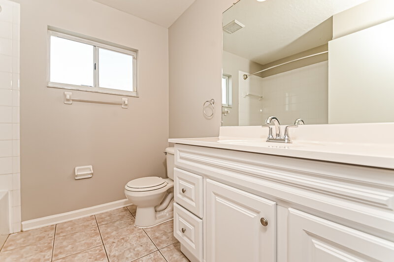 2,210/Mo, 10643 Egret Haven Ln Riverview, FL 33578 Bathroom View
