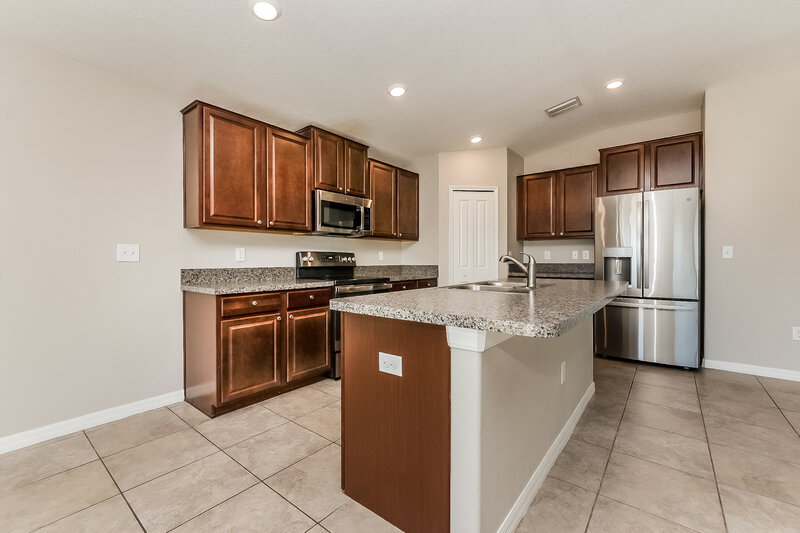 2,085/Mo, 1758 Broad Winged Hawk Dr Ruskin, FL 33570 Kitchen View