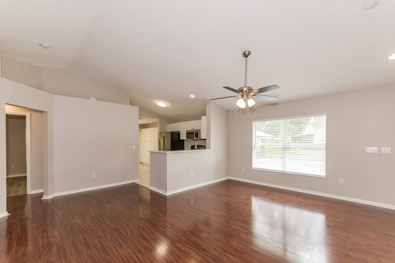 2,010/Mo, 6720 Summer Haven Dr Riverview, FL 33578 Living Room View 2