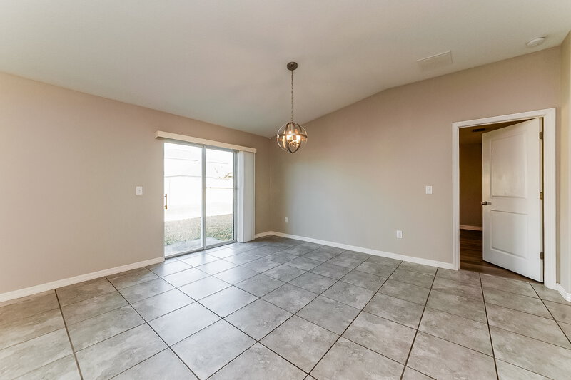 2,070/Mo, 1516 Climbing Dayflower Dr Ruskin, FL 33570 Dining Room View