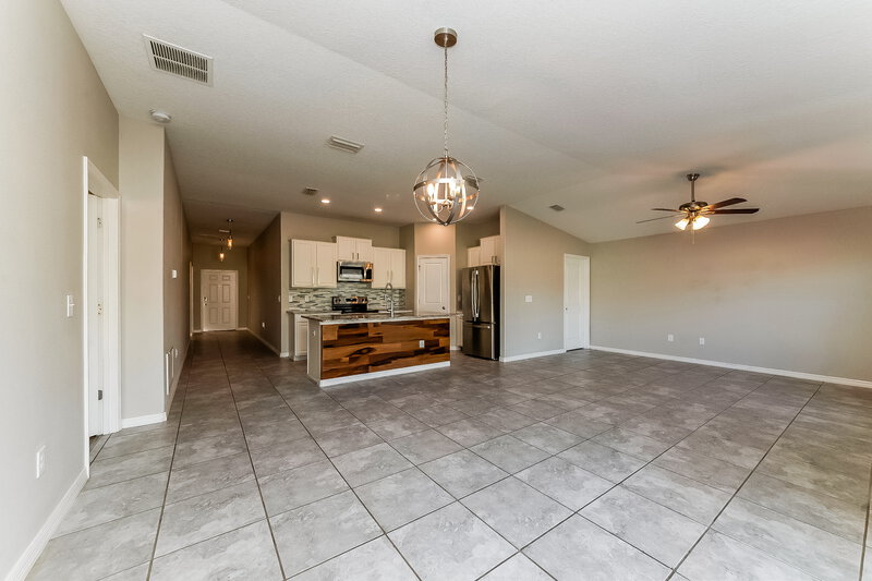 2,070/Mo, 1516 Climbing Dayflower Dr Ruskin, FL 33570 Dining Room View 2