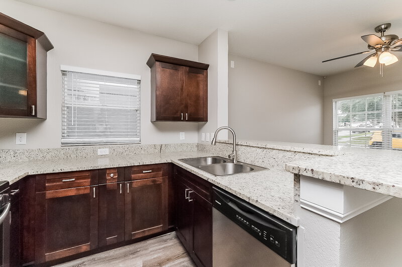 1,985/Mo, 312 Summer Sails Dr Valrico, FL 33594 Kitchen View 2