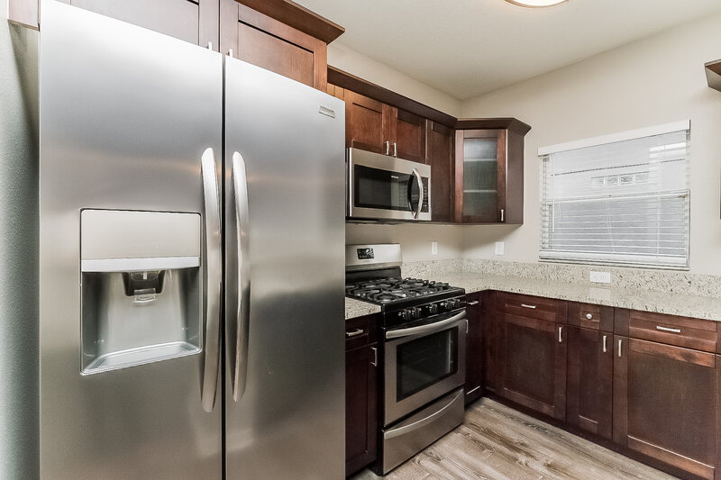 1,985/Mo, 312 Summer Sails Dr Valrico, FL 33594 Kitchen View 3