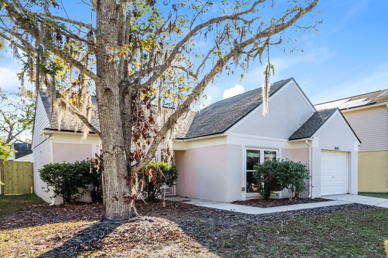 2,215/Mo, 1645 Palm Leaf Dr Brandon, FL 33510 Front View