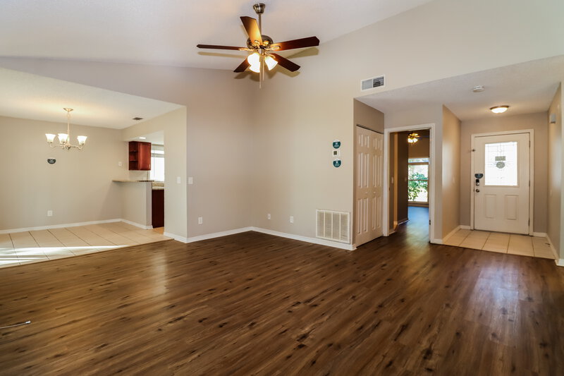 2,215/Mo, 1645 Palm Leaf Dr Brandon, FL 33510 Living Room View
