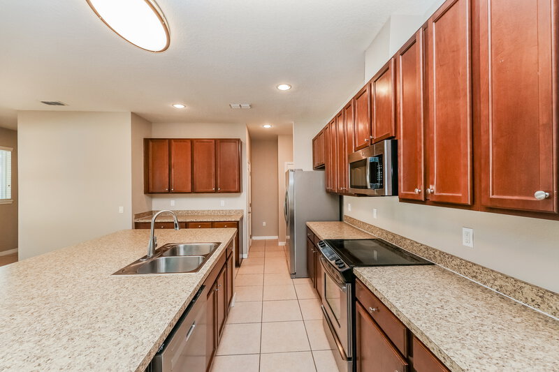 2,365/Mo, 11549 Tangle Stone Dr Gibsonton, FL 33534 Kitchen View