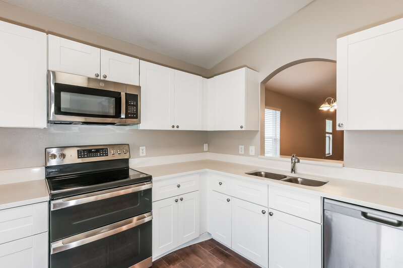 2,305/Mo, 10623 Navigation Dr Riverview, FL 33579 Kitchen View 2