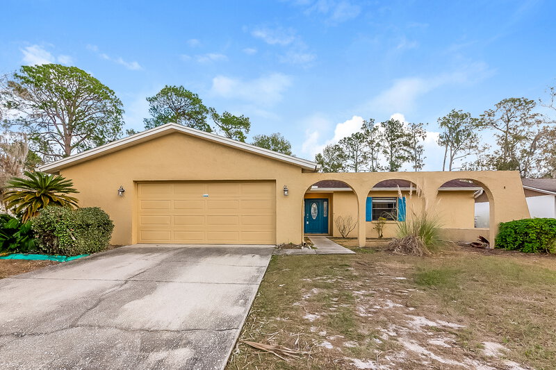 2,055/Mo, 3910 Briarlake Dr Valrico, FL 33596 External View