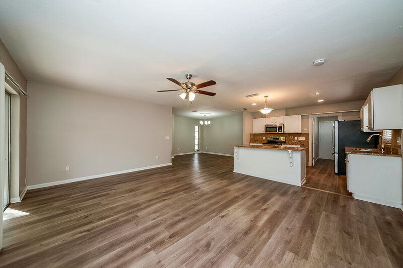 2,055/Mo, 3910 Briarlake Dr Valrico, FL 33596 Living Room View 2