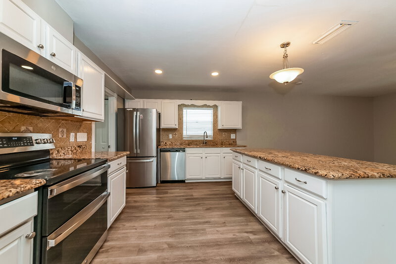 2,055/Mo, 3910 Briarlake Dr Valrico, FL 33596 Kitchen View 2