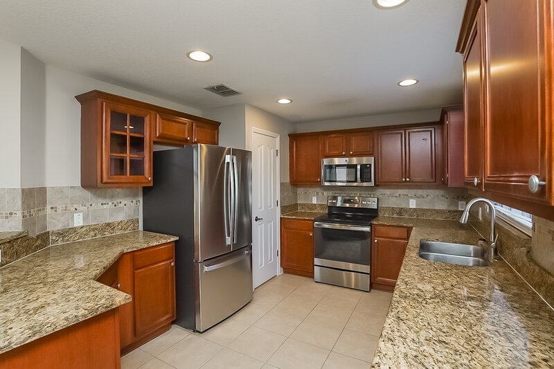 2,525/Mo, 17531 Sandgate Ct Land O Lakes, FL 34638 Kitchen View