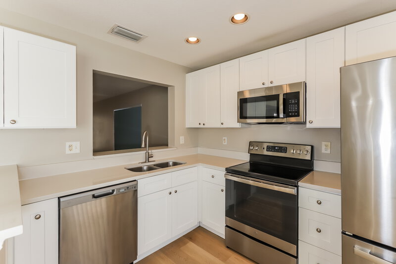 1,905/Mo, 14148 Lemon Yellow Tree Ln Spring Hill, FL 34613 Kitchen View