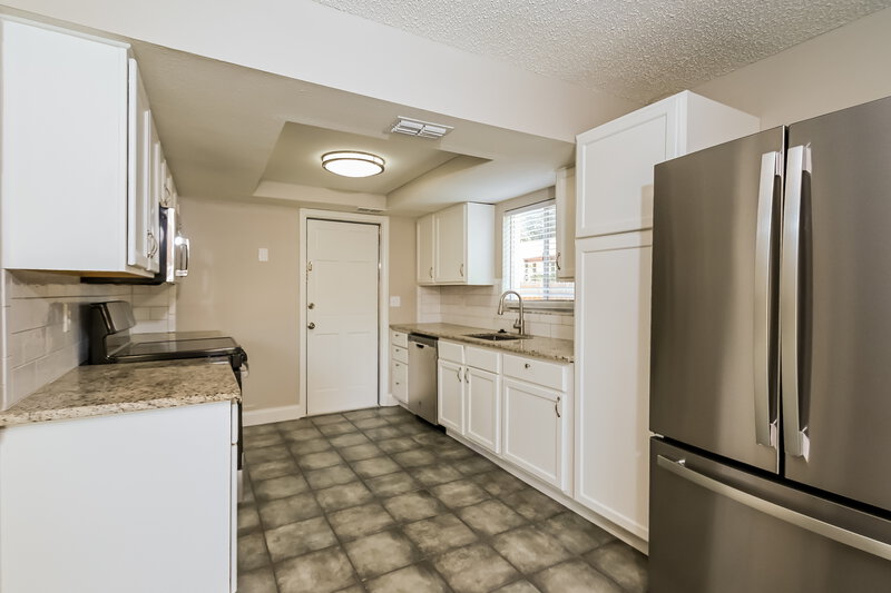 3,320/Mo, 2304 Silver Hill Ct Valrico, FL 33594 Kitchen View