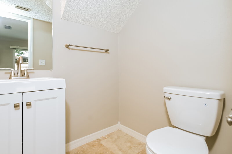 3,320/Mo, 2304 Silver Hill Ct Valrico, FL 33594 Bathroom View 3