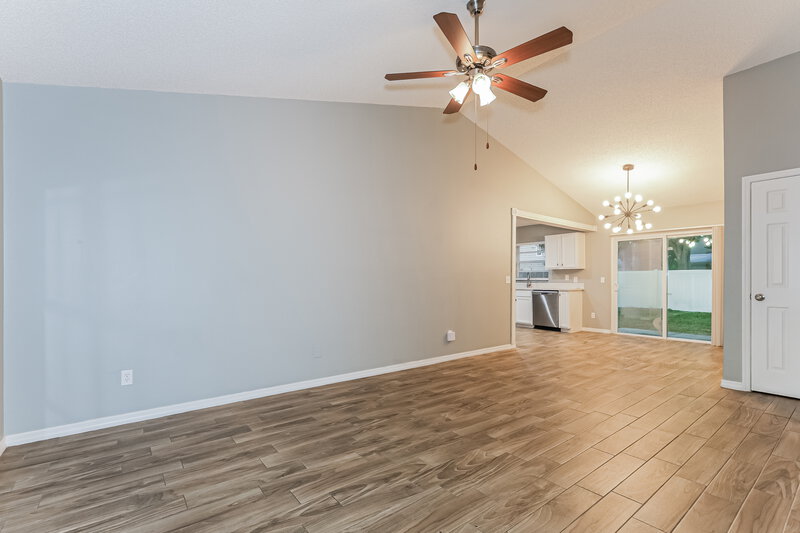 2,290/Mo, 9715 Little Pond Way Tampa, FL 33647 Living Room View 2