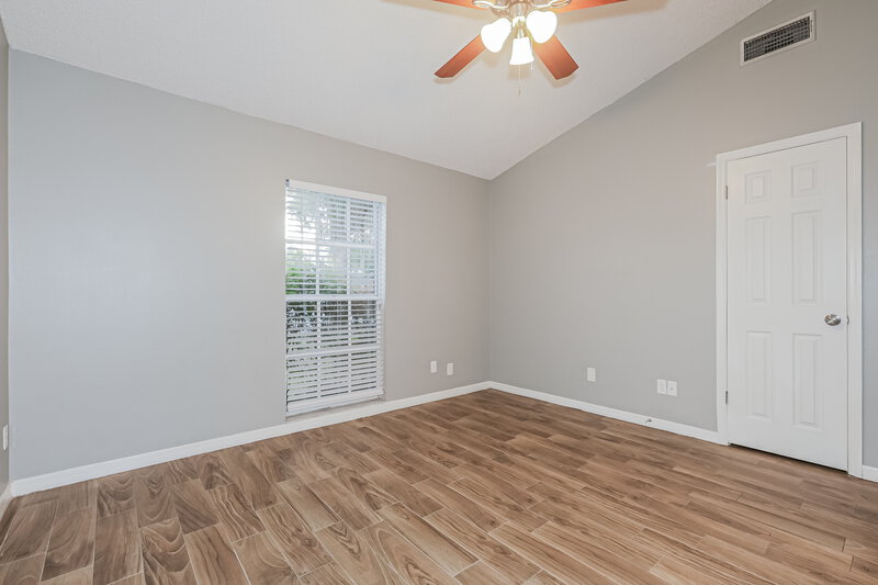 2,290/Mo, 9715 Little Pond Way Tampa, FL 33647 Main Bedroom View 2