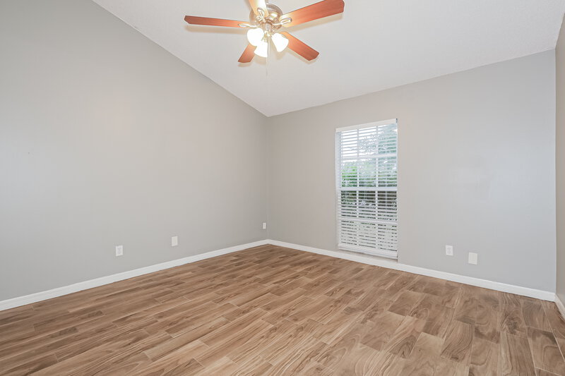 2,290/Mo, 9715 Little Pond Way Tampa, FL 33647 Main Bedroom View 3