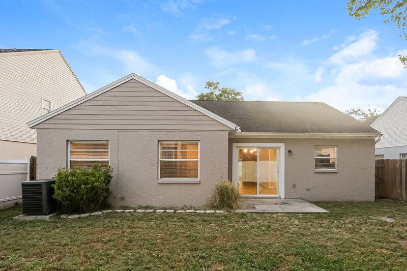 2,290/Mo, 9715 Little Pond Way Tampa, FL 33647 Rear View