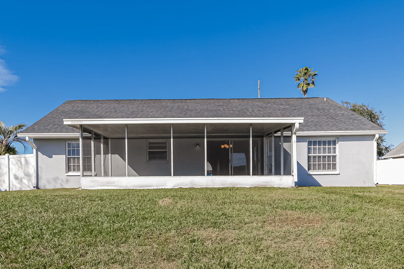 1,910/Mo, 38926 Carr Dr Zephyrhills, FL 33540 Rear View