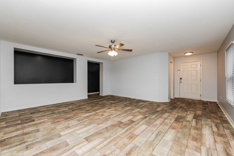 2,065/Mo, 7406 Bridgeview Dr Wesley Chapel, FL 33545 Living Room View