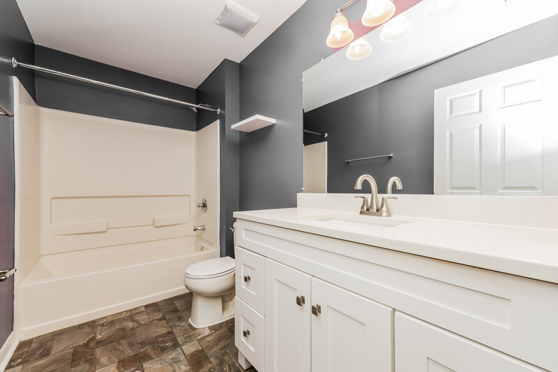 2,065/Mo, 7406 Bridgeview Dr Wesley Chapel, FL 33545 Bathroom View