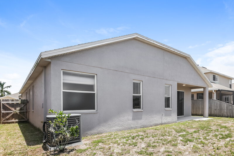 2,315/Mo, 5234 Clover Mist Dr Apollo Beach, FL 33572 Rear View