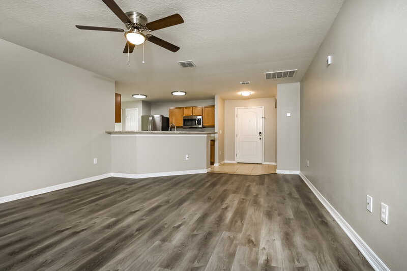 3,340/Mo, 920 Wynnmere Walk Ave Ruskin, FL 33570 Living Room View