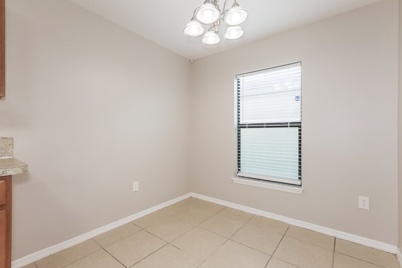 2,125/Mo, 920 Wynnmere Walk Ave Ruskin, FL 33570 Dining Room View