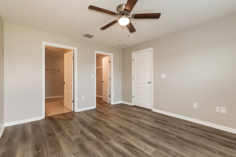 2,125/Mo, 920 Wynnmere Walk Ave Ruskin, FL 33570 Main Bedroom View 2