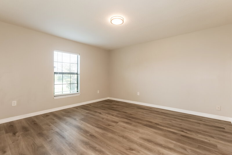 2,125/Mo, 920 Wynnmere Walk Ave Ruskin, FL 33570 Bedroom View 3