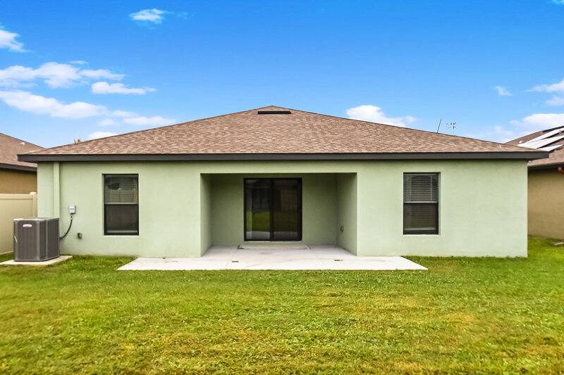 3,340/Mo, 920 Wynnmere Walk Ave Ruskin, FL 33570 Rear View
