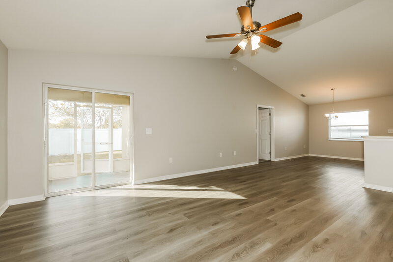 1,840/Mo, 11341 Southwind Lake Dr Gibsonton, FL 33534 Living Room View