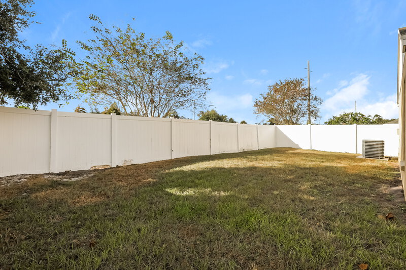 1,840/Mo, 11341 Southwind Lake Dr Gibsonton, FL 33534 Rear View 2