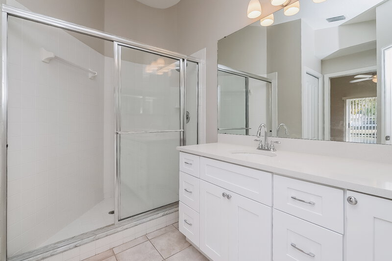 2,400/Mo, 24450 Painter Dr Land O' Lakes, FL 34639 Main Bathroom View